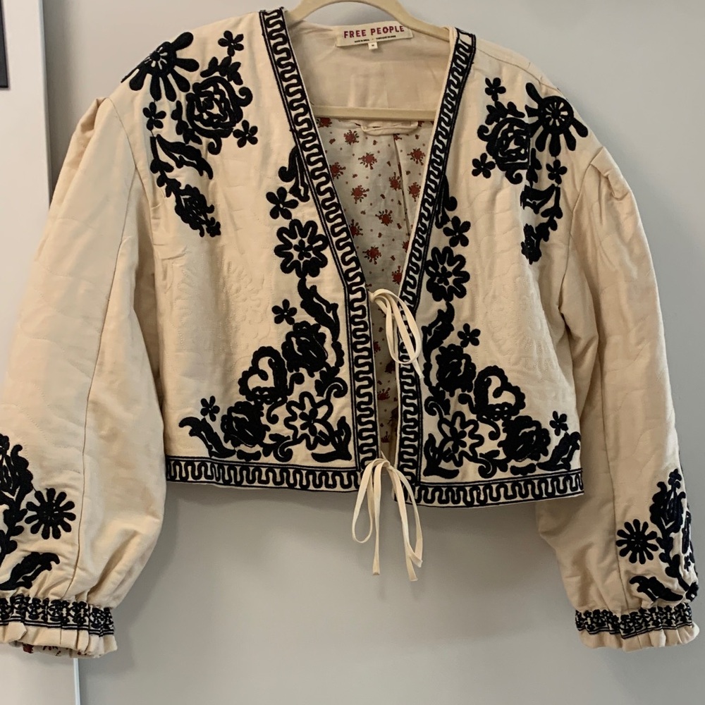 FREE PEOPLE Bali Mabel Embroidered Cropped Jacket - LIKE NEW - Size M - Picture 4 of 15